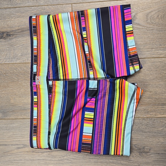 Fila bright multi-coloured running shorts, size medium - Picture 4 of 7